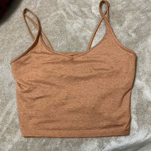 Vuori large tank excellent used condition.